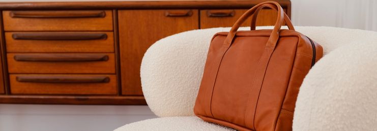 Schulranzen und Aktentaschen