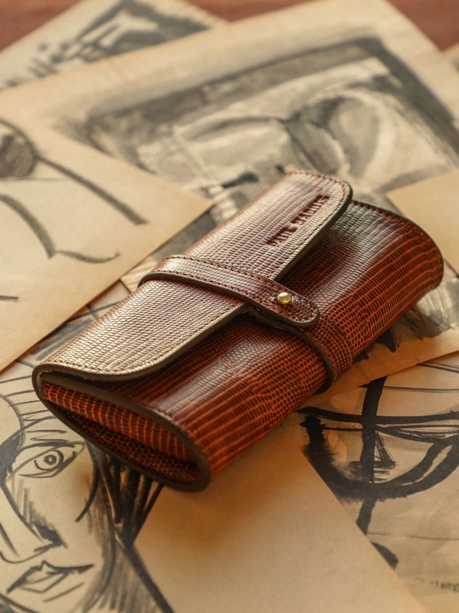 Fotoansicht-Brillenetui-braunes Leder-Oscar 1960-Paul Marius-M50 L L