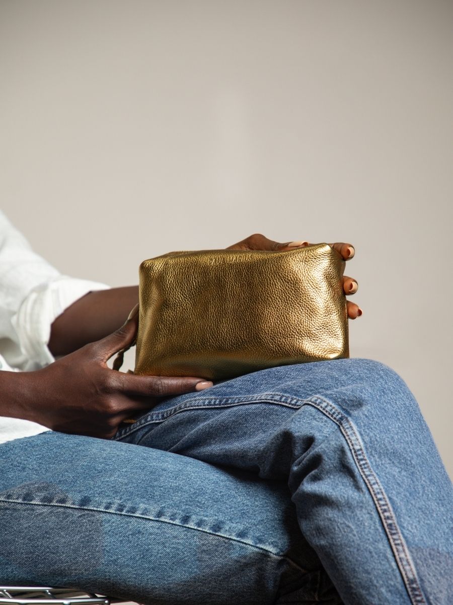 Foto-Zoom-Material-Ledertasche-Bronze-Adele-Bronze-Paul-Marius-M500-OG