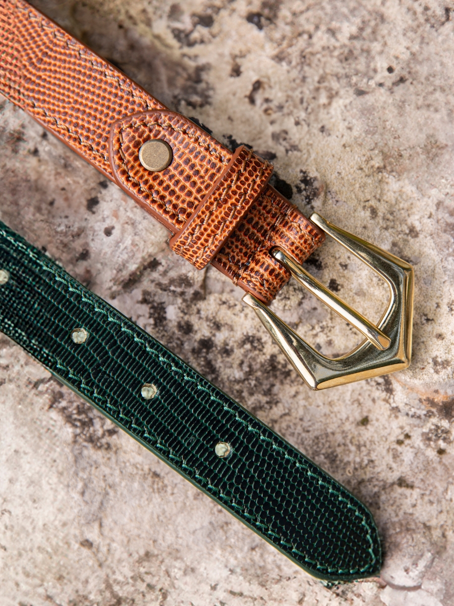 Fotoansicht von getragenem Ledergürtel für Damen in Braun LaCeinture Albane 1960 Bernstein Paul Marius LB-LL