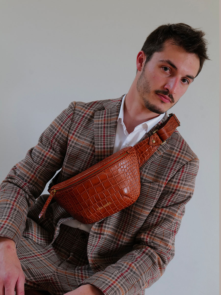 foto-frontansicht-gürteltasche-leder-damen-labanane-alligator-braun-paul-marius-m503-a-l