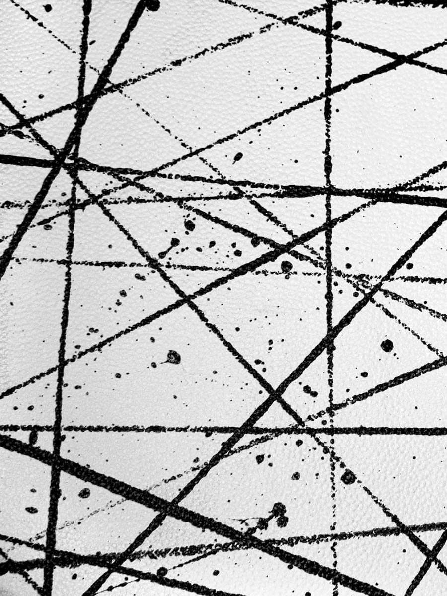 Baguette-Tasche-Leder-weiß-schwarz-orange-Victoire-Arty-01-Ansicht-Zoom-Material-W54-ART1-B-W