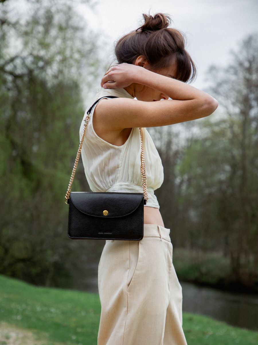 foto-ansicht-vorderseite-tasche-clutch-leder-schwarz-glänzend-bertille-1960-paul-marius-w44-l-b