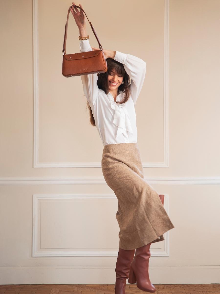 silberne-umhängetasche-billie-stahl-ansicht-zoom-material-w55-l