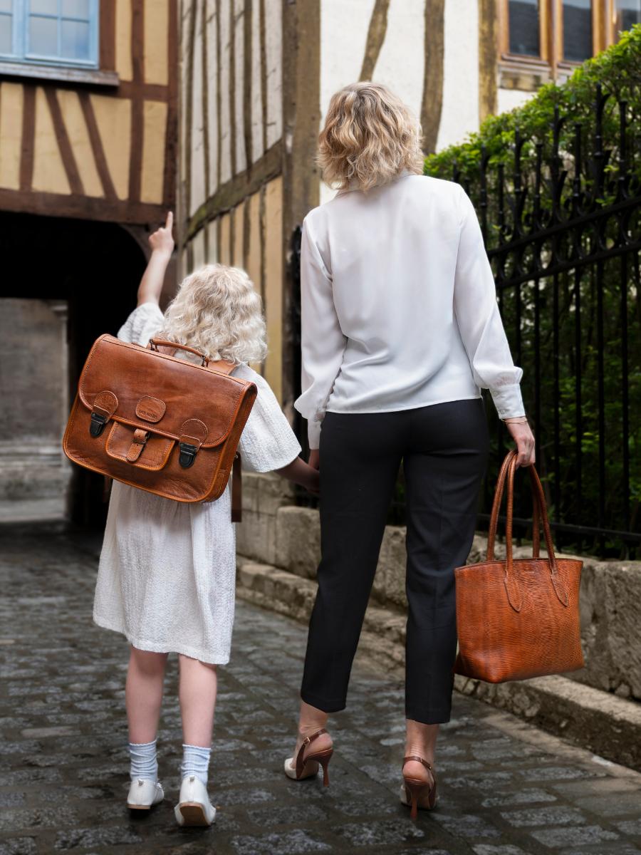 photo-portee-cartable-scolaire-marron-lecartable-decolier-naturel-paul-marius-m06s14-ol