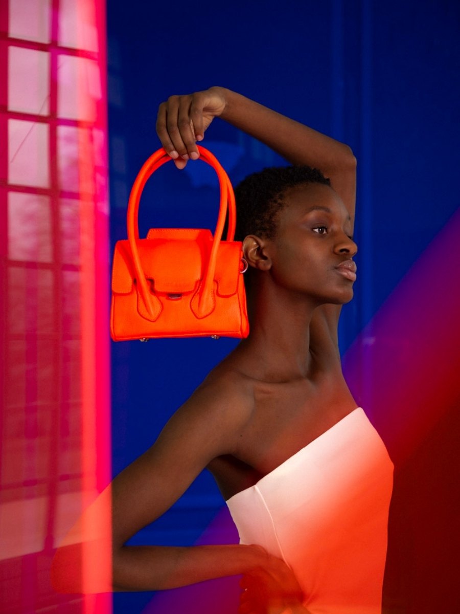 Fotoansicht-Vorderseite-Mini-Handtasche-Leder-orange-Colette-XS-Neon-Paul-Marius-W28XS-NE-O