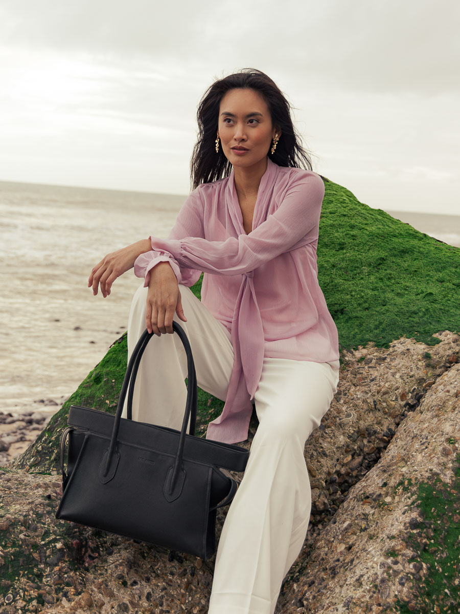 Reisetasche-Handtasche-Eros-M-schwarz-Charbon-Vorderansicht-w52m-bm-b