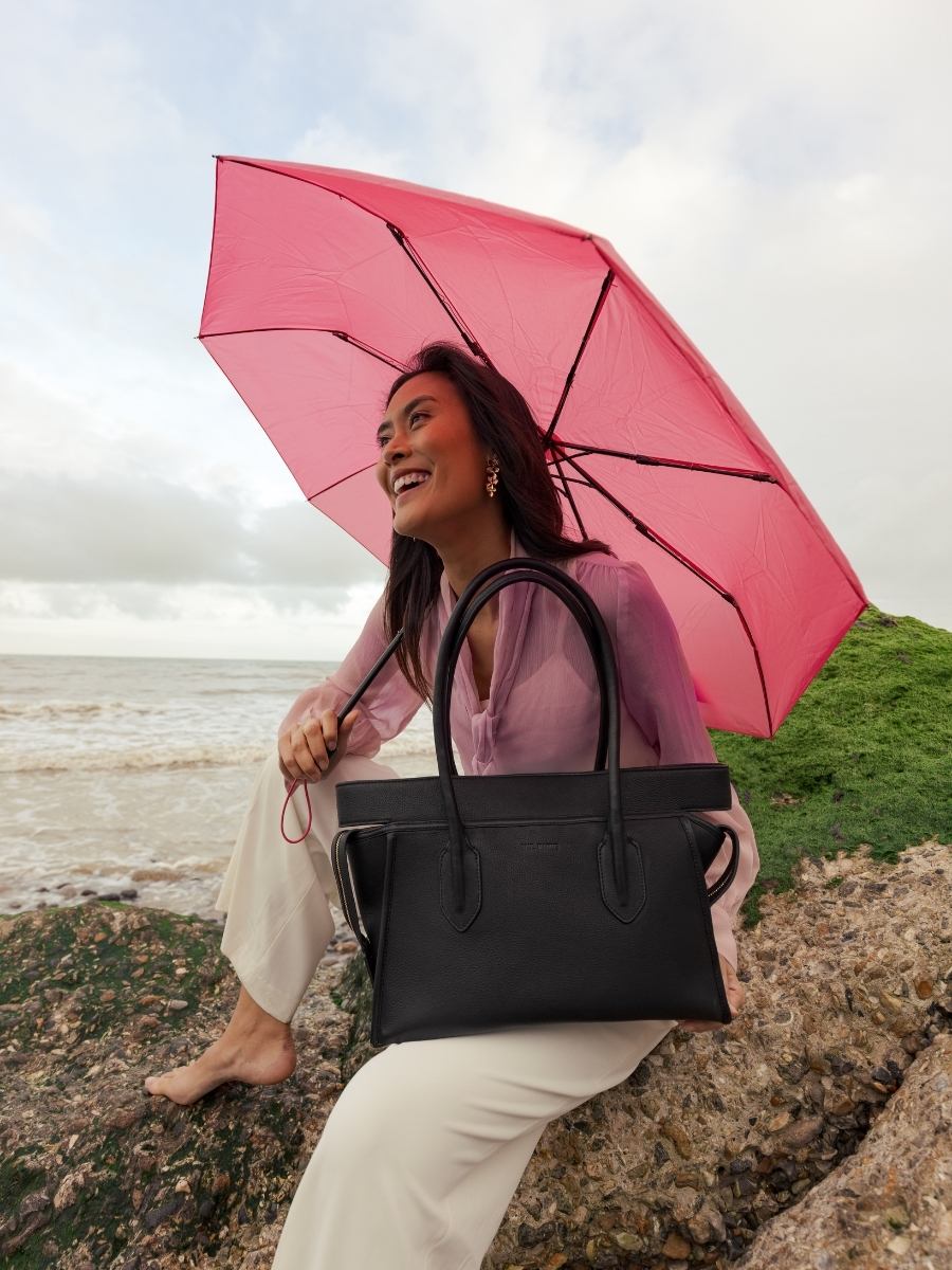 Reisetasche-Handtasche-Eros-M-Schwarz-Charbon-Rückansicht-w52m-bm-b