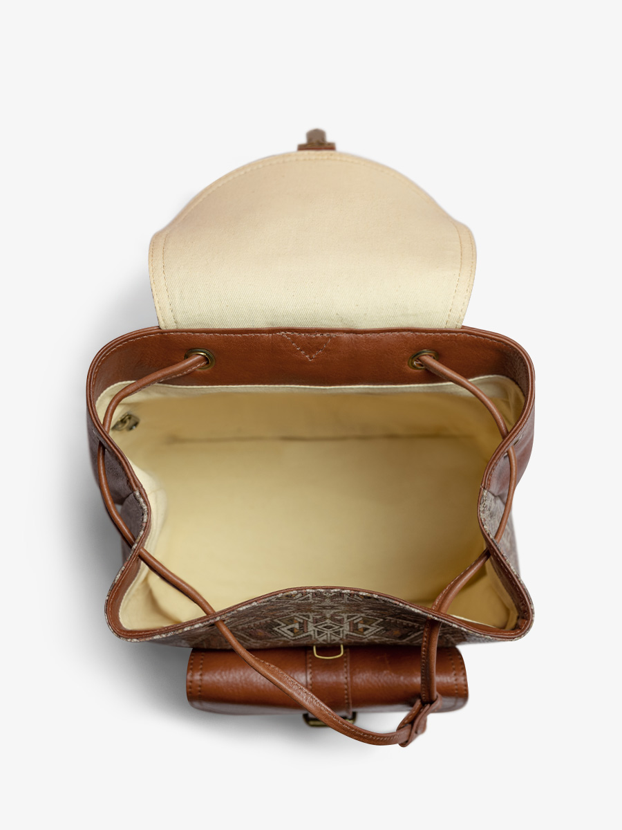 Fotoansicht-Innenansicht-Rucksack-aus-Leder-multicolor-LeBaroudeur-Esperanza-Paul-Marius-M40-MEX