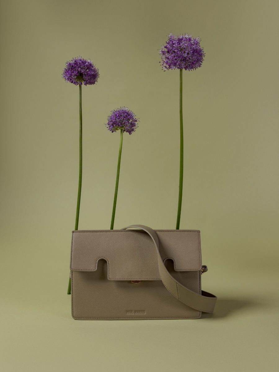 leder-baguette-tasche-gabrielle-mandel-ansicht-zoom-material-w42-al