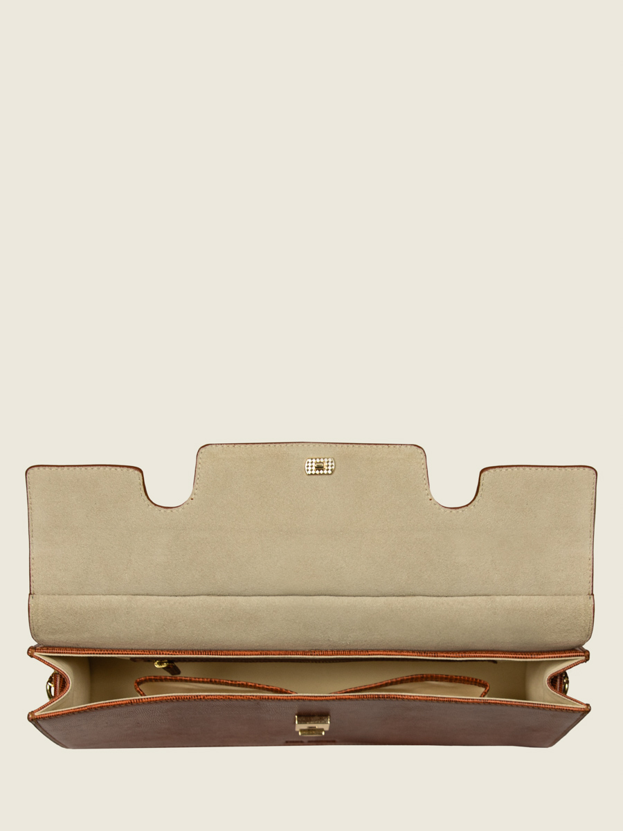 Fotoansicht-Tragen-Baguette-Tasche-Leder-Bernstein-Gabrielle-Ultra-Long-1960-Paul-Marius-W42L-L-L