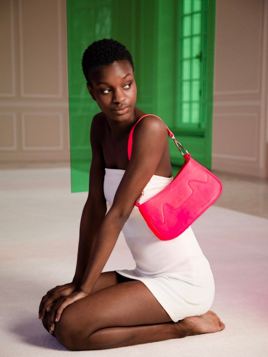 Fotoansicht-Vorderseite-Halbmondtasche-Leder-rosa-Garance-Neon-Paul-Marius-W40-NE-PI