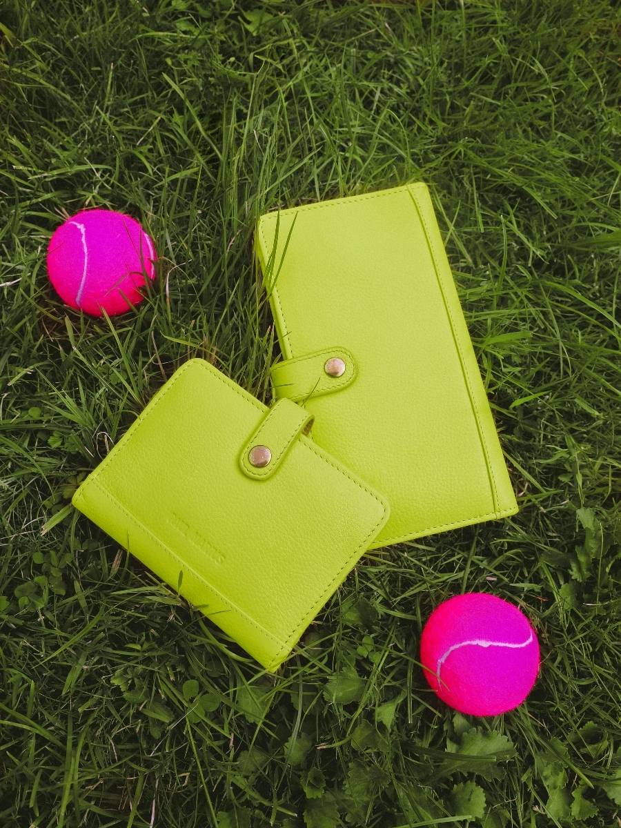 photo-portee-portefeuille-cuir-vert-leportefeuille-jeanne-sorbet-pomme-paul-marius-m34-sb-lgr