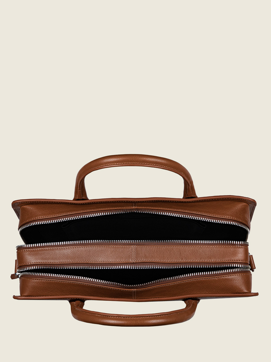 Foto-Innenansicht-Aktentasche-Leder-Unisex-Braun-Jeans-Natur-Paul-Marius-B09-L