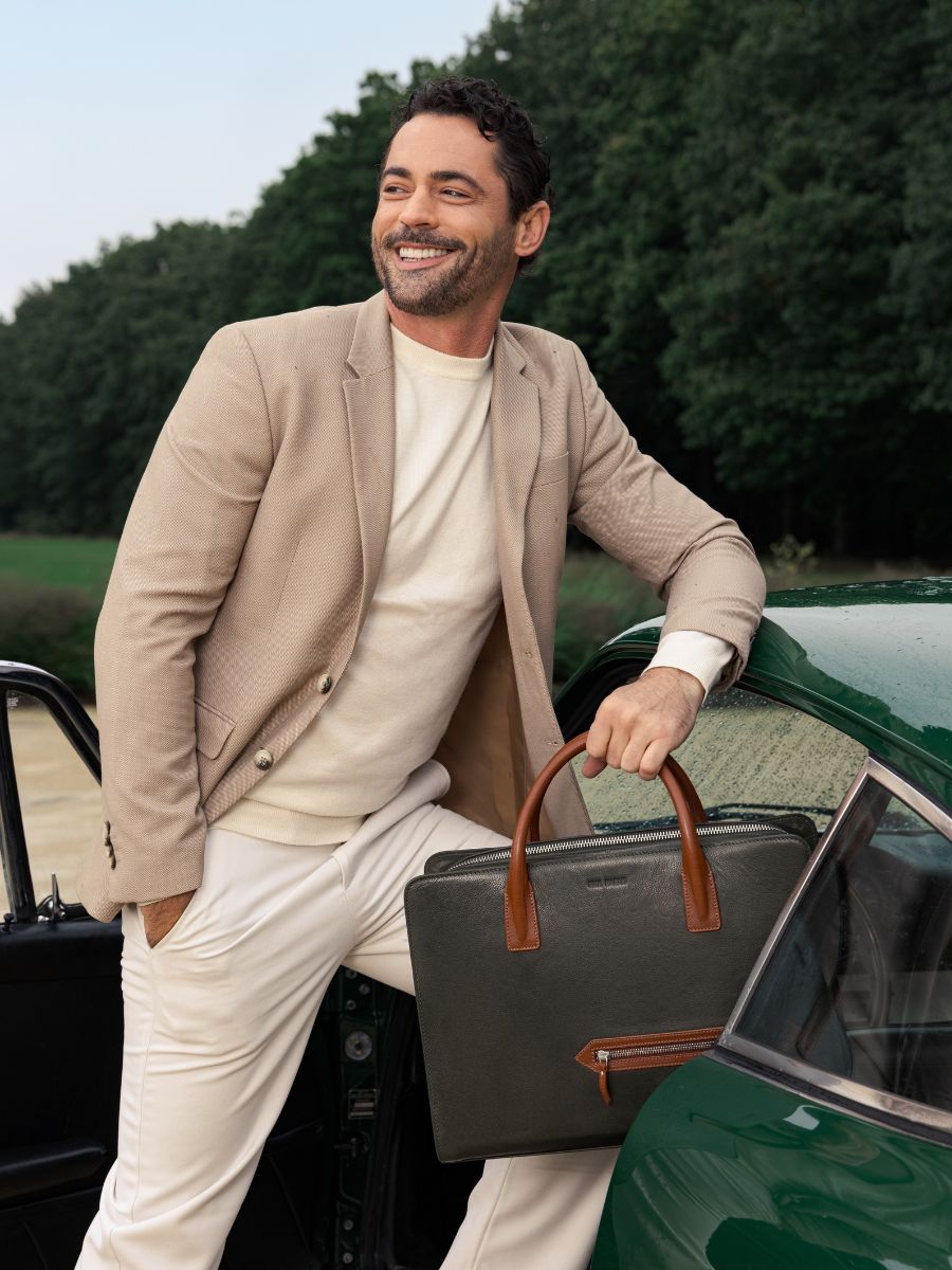 Fotoansicht-Zoom-Material-Dokumententasche-Leder-Unisex-grün-braun-jean-grün-englisches-Naturleder-Paul-Marius-B09-GR-L