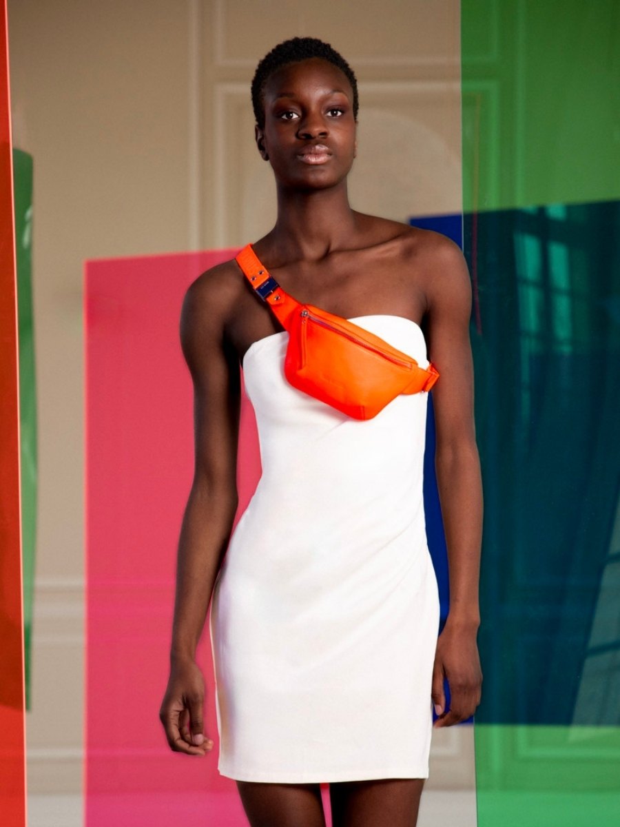 Fotoansicht-getragen-Gürteltasche-Leder-orange-labanane-xs-neon-paul-marius-m503xs-ne-o