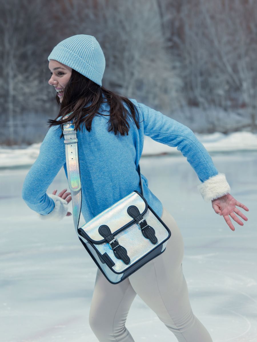 Umhängetasche Lasacoche S Givre holographique schwarz Ansicht von vorne M02S10 GIV