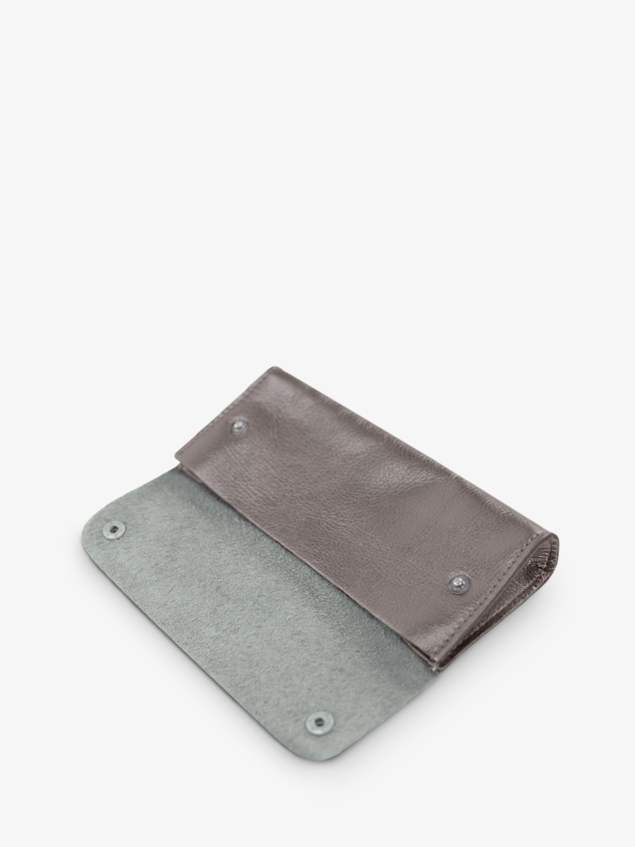 Fotoansicht-Seite-Leder-etui-silber-LaTrousse de PAUL Stahl Paul Marius M58 GM