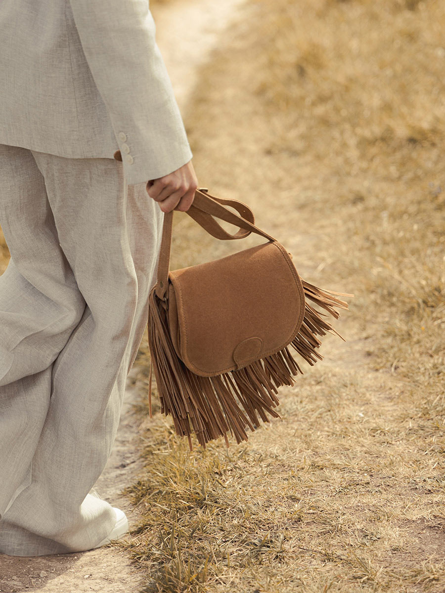 Umhängetasche mit Fransen, braun, Le Bohemien, Folk, Havanna, Ansicht von vorne, M44 FOL SU L