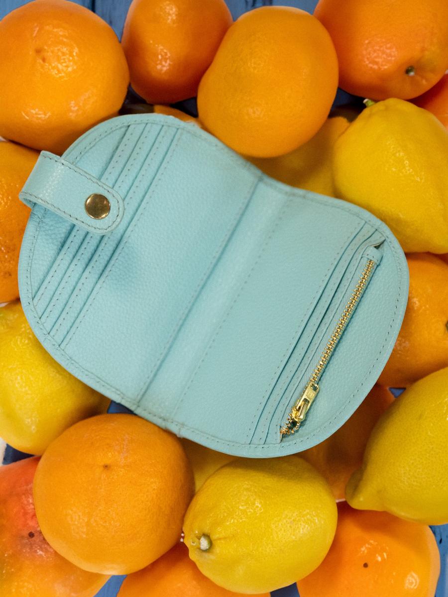 Fotoansicht-Tragegeldbörse-Leder-blau-Damen-LePortefeuille Manon N°2 Azur-Himmelblau-Paul Marius-M33 AZ L-BLU