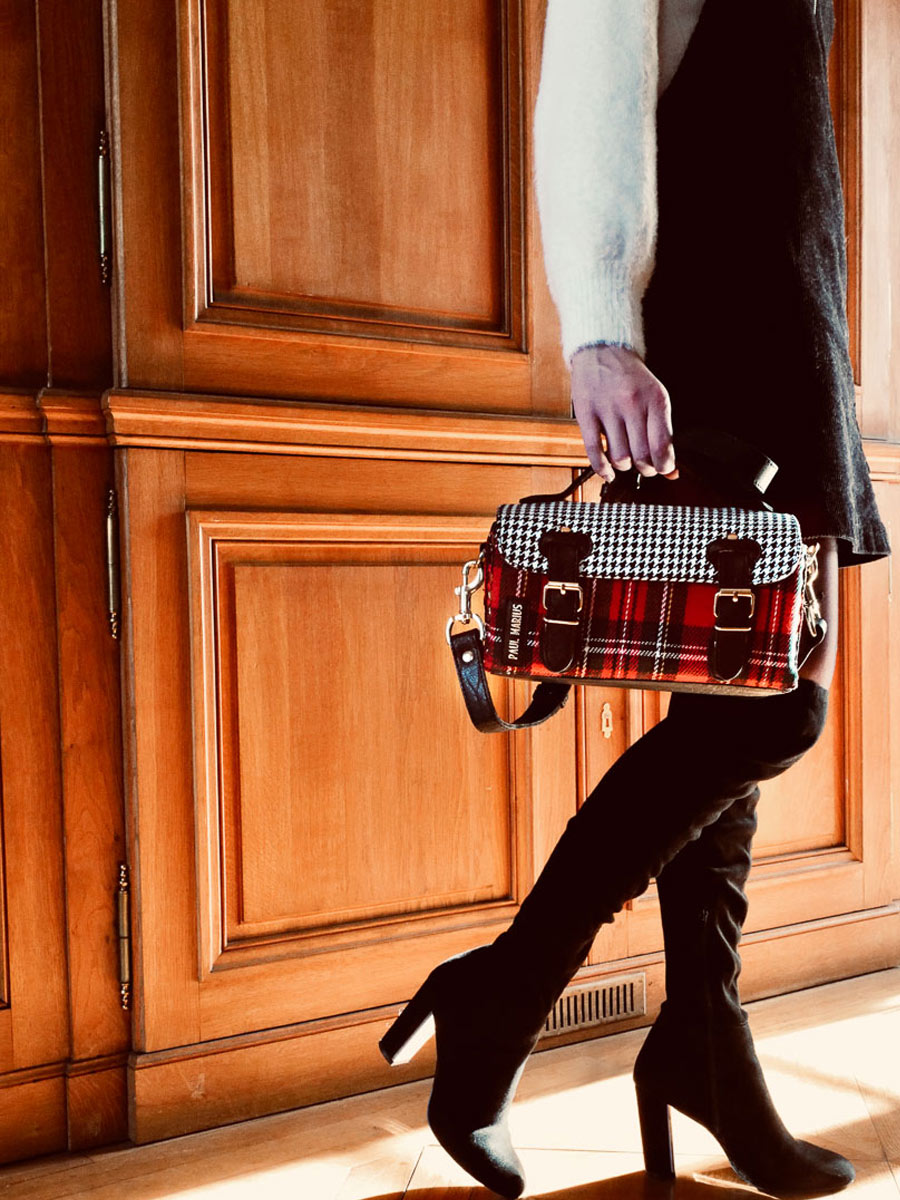 Foto-Vorderansicht-Umhängetasche-Leder-Damen-Lartisane-Barock-Paul-Marius-P02-SCO