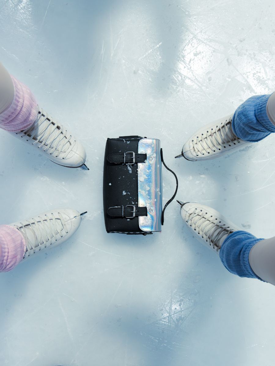 sac-bandouliere-artisane-givre-holographique-noir-vue-zoom-matiere-p02-giv