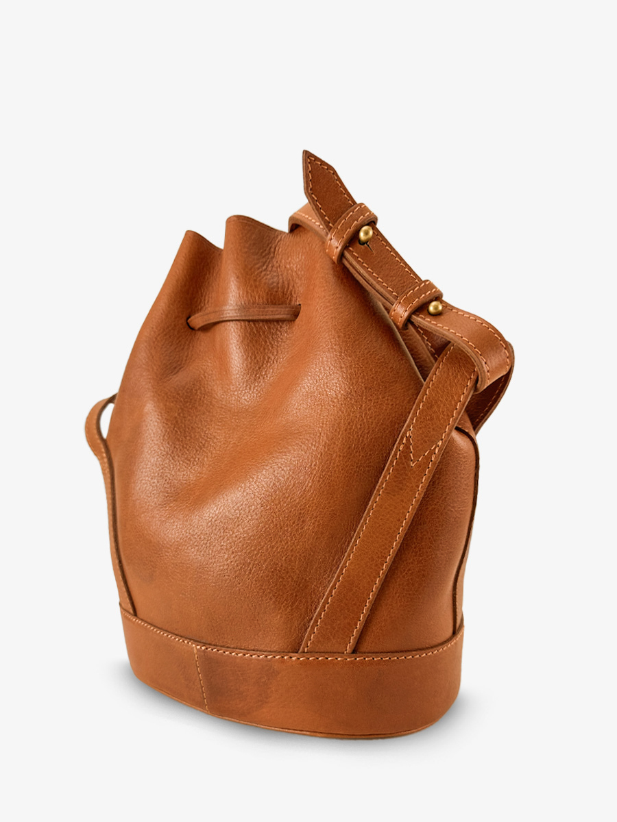Foto-Rückansicht-Eimer-Tasche-Leder-braun-Damen-Aumoniere-Cognac-geölt-Paul-Marius-W102-OCO