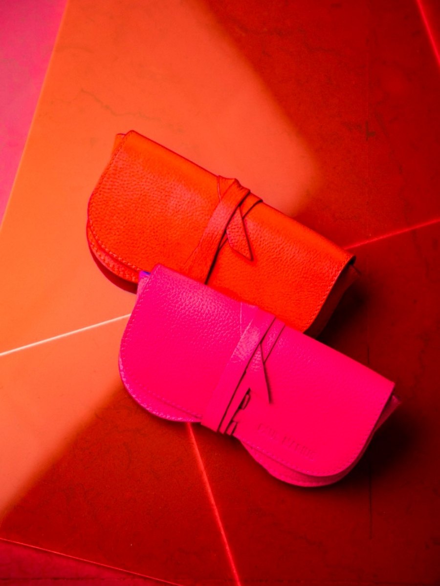 Fotoansicht-Tragetasche-Brillenetui-Leder-Damen-orange-L-Brillenetui-Neon-Paul-Marius-M49-NE-O