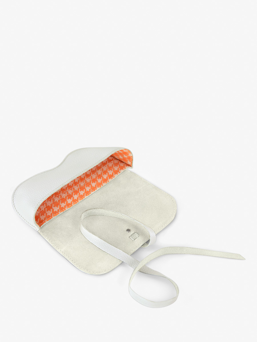 Foto-Innenansicht-Brillenetui-aus-Leder-für-Damen-weiß-Brillenetui-Vedette-Paul-Marius-M49-W