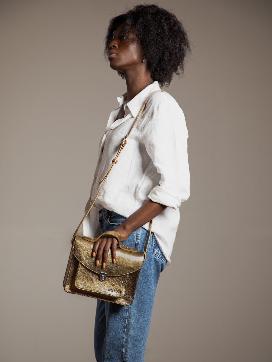 Fotoansicht-Tragegriff-Handtasche-goldenes Leder-Mademoiselle George-Bronze-Paul Marius-W05 OG