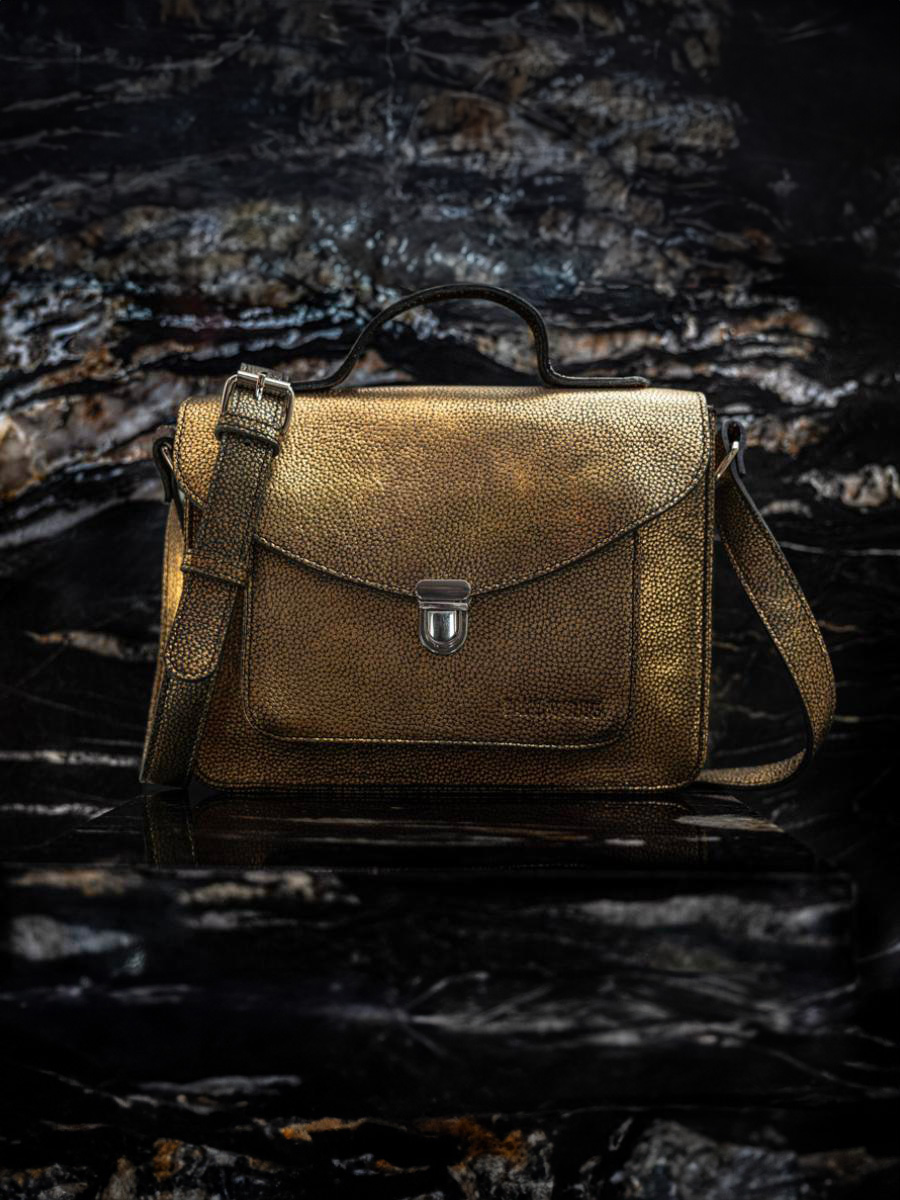 Fotoansicht-Vorderseite-Handtasche-Leder-schwarz-gold-Mademoiselle George-Granite-Paul Marius-W05 GRA G-B