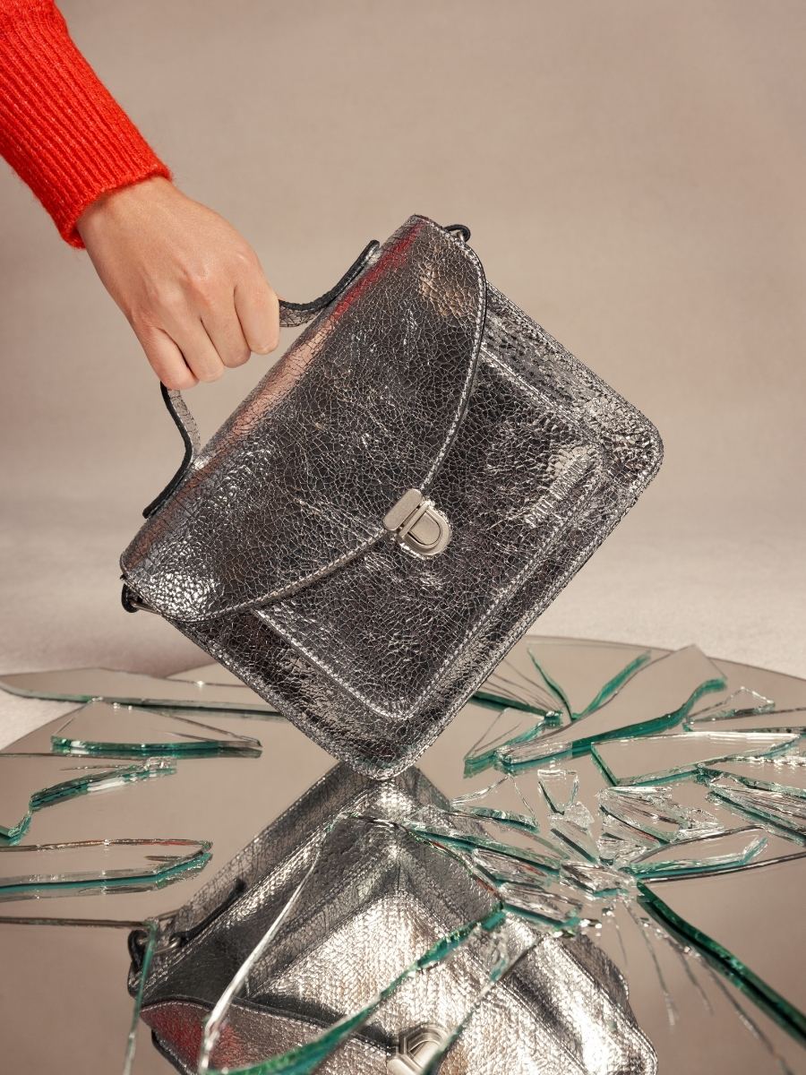 Handtasche Mademoiselle George mit versilbertem Spiegel, Ansicht von vorne, W05 MIR