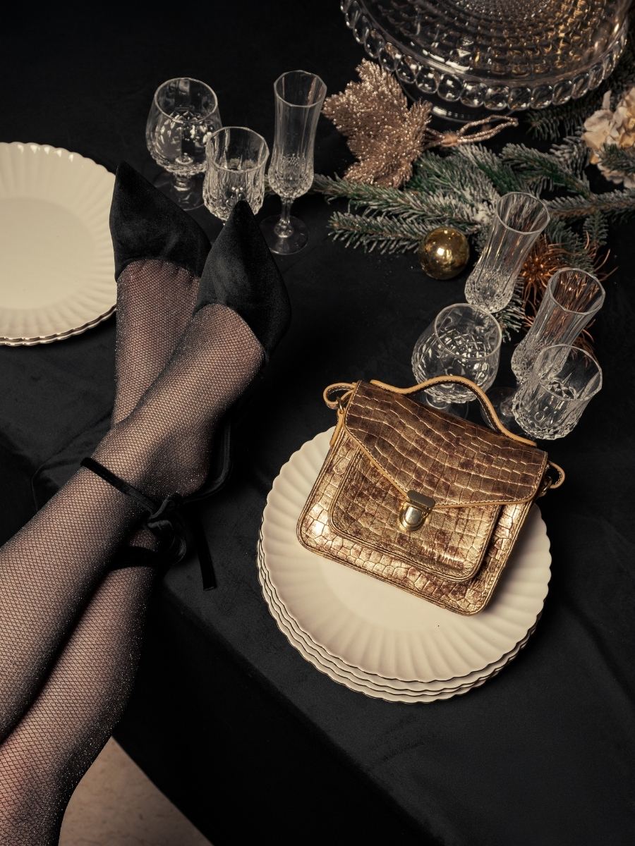 Handtasche Mademoiselle George XS mit vergoldeten Schmuckelementen, Ansicht, Zoom, Material, W05XS CR DB-G