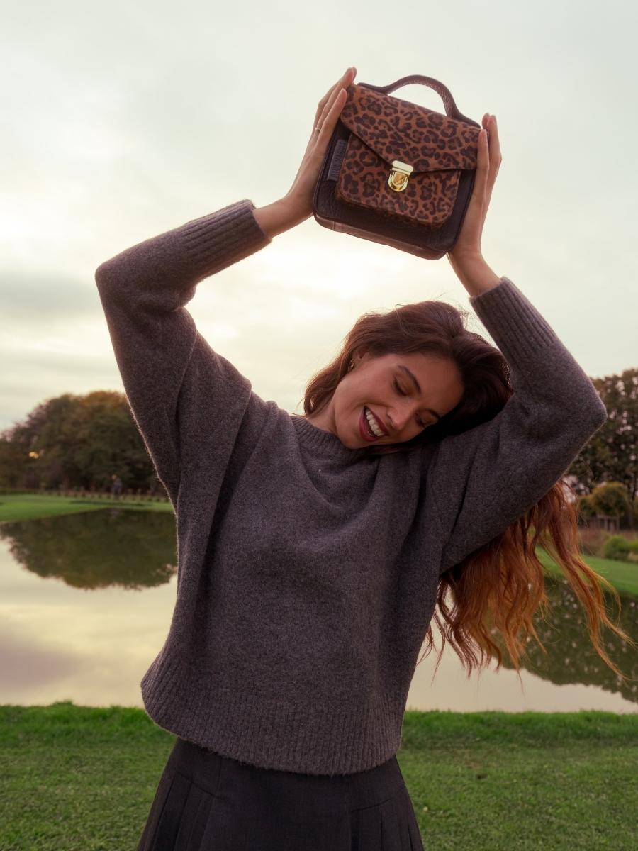 Foto-Ansicht-Tragegriff-Handtasche-Leder-Leopard-schwarz-Mademoiselle-George-XS-Leopard-schwarz-Paul-Marius-W05XS-LP-B