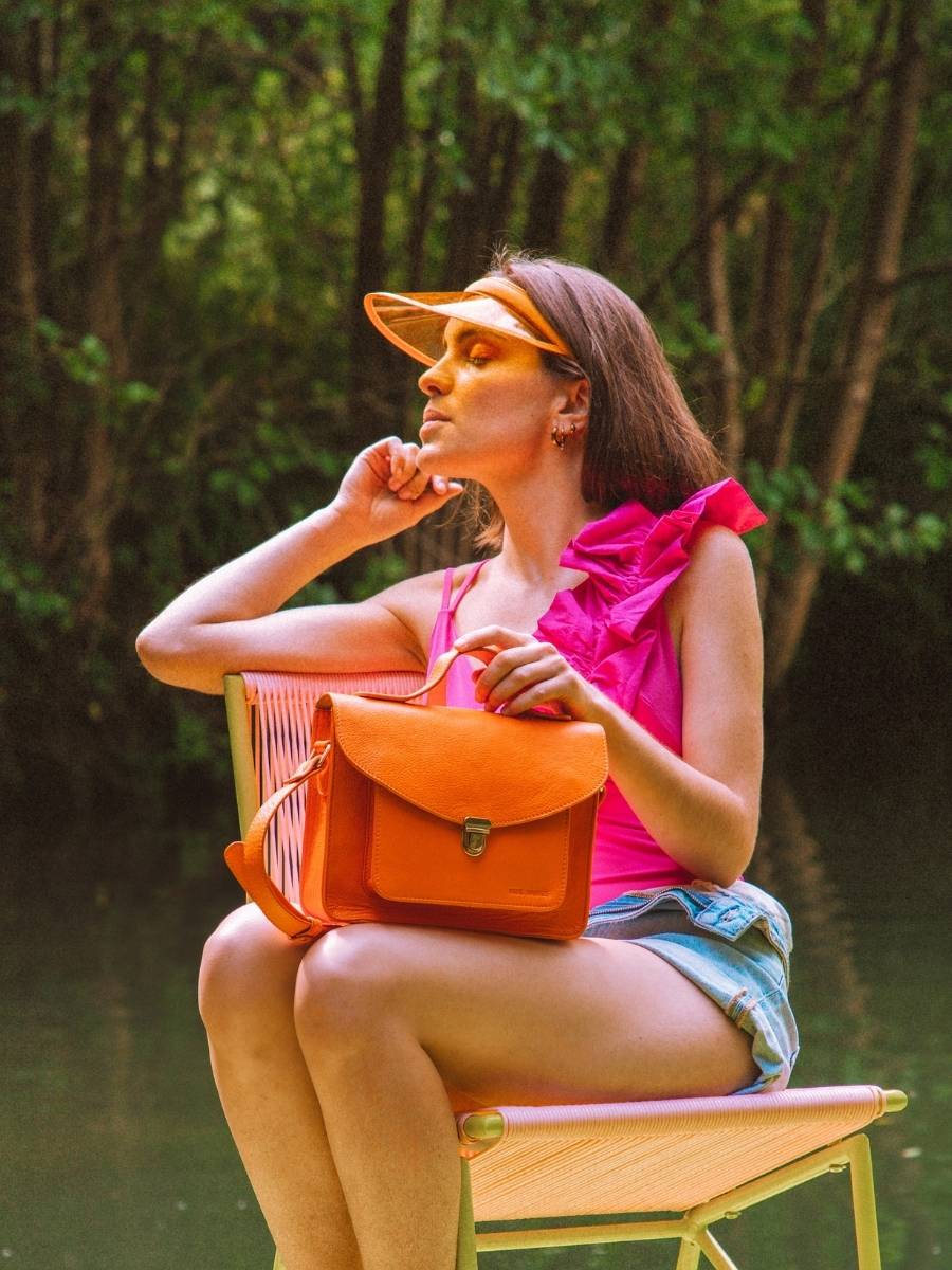 Fotoansicht-Vorderseite-Umhängetasche-Leder-orange-Mademoiselle-George-Sorbet-Mango-Paul-Marius-W05-SB-O