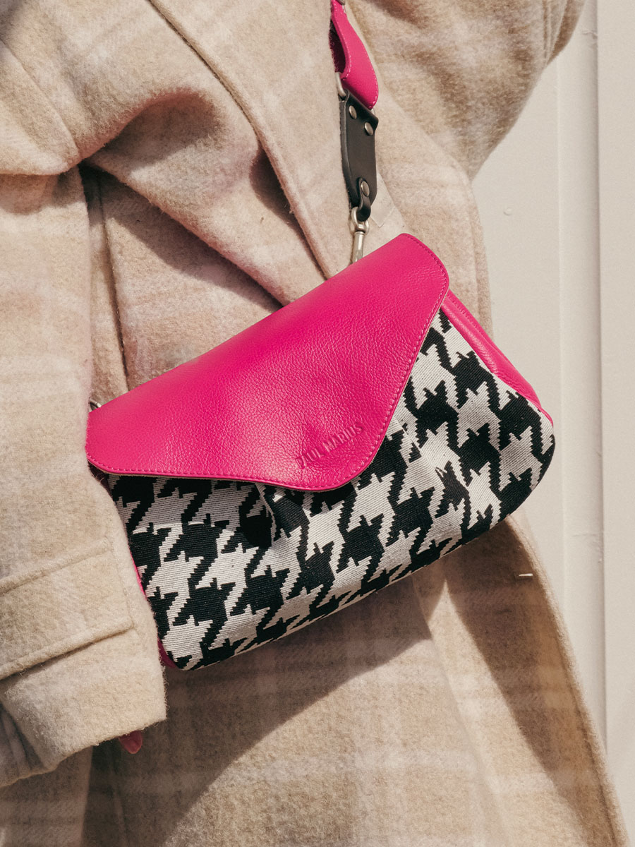 Foto-Tragetasche-Umhängetasche-Leder-rosa-Suzon-M-Allure-Fuchsia-Paul-Marius-W25M-HS2-PI