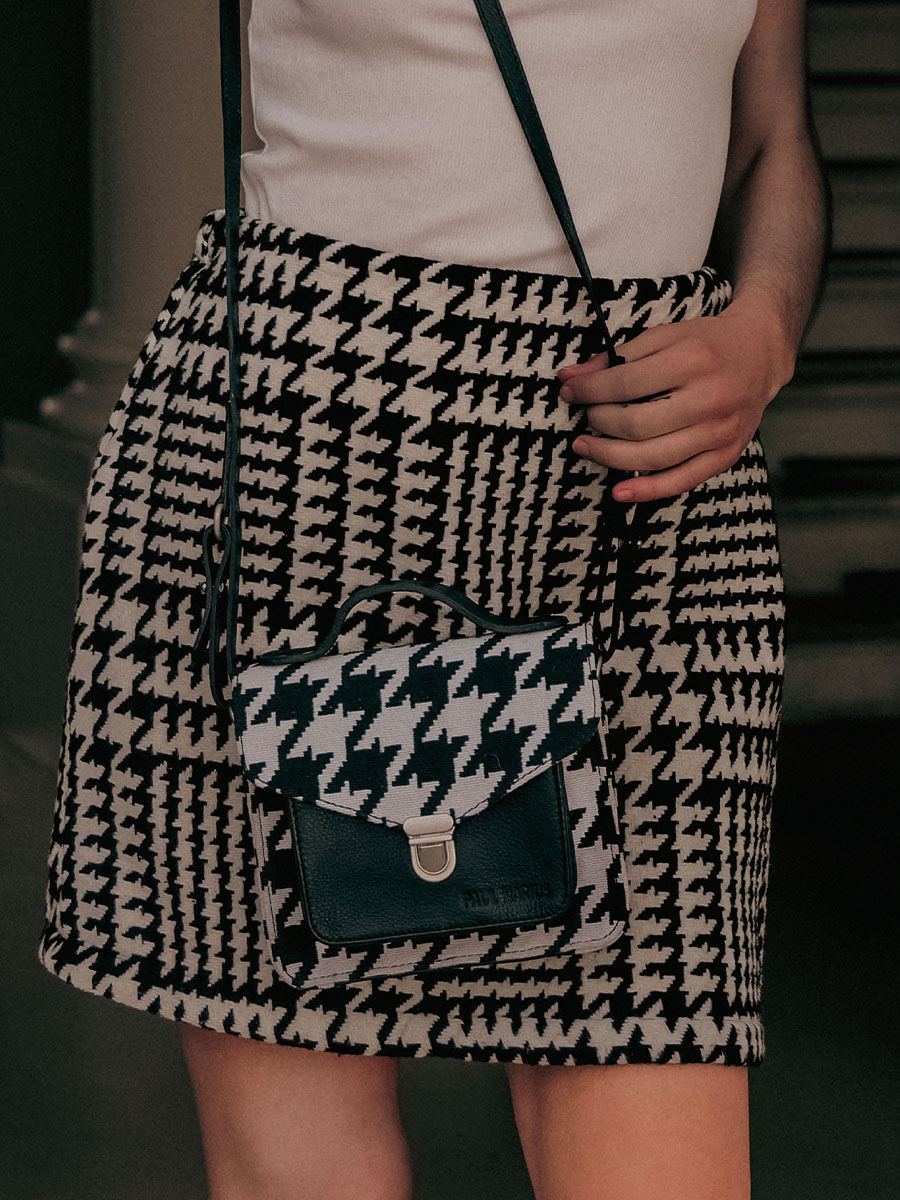 Foto-Zoom-Material-Mini-Umhängetasche-Leder-schwarz-Mademoiselle-George-XS-Allure-schwarz-Paul-Marius-W05XS-HS2-B