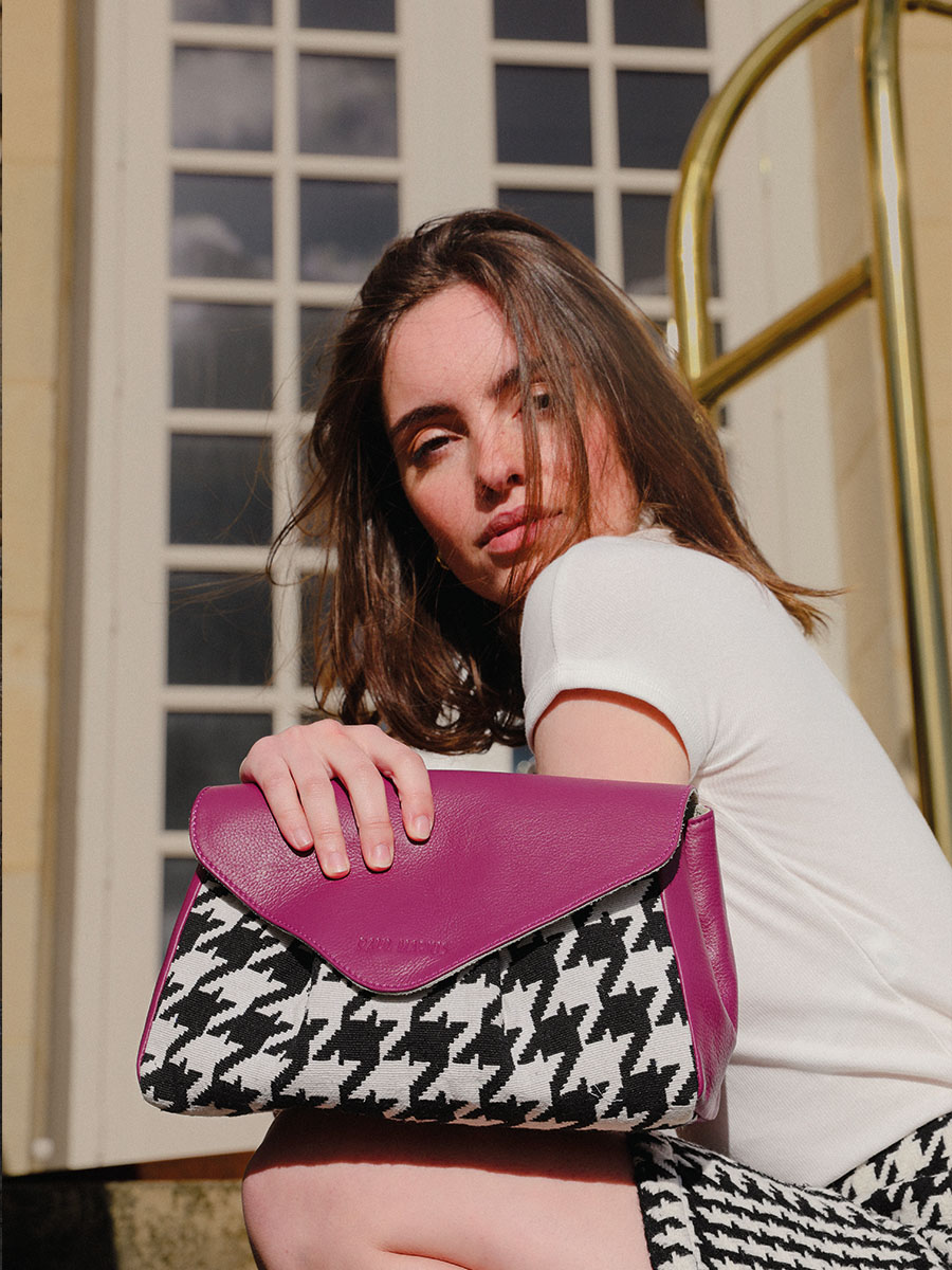 Fotoansicht-Vorderseite-Umhängetasche-Leder-violett-Suzon-M-Allure-Zinzolin-Paul-Marius-W25M-HS2-ZI