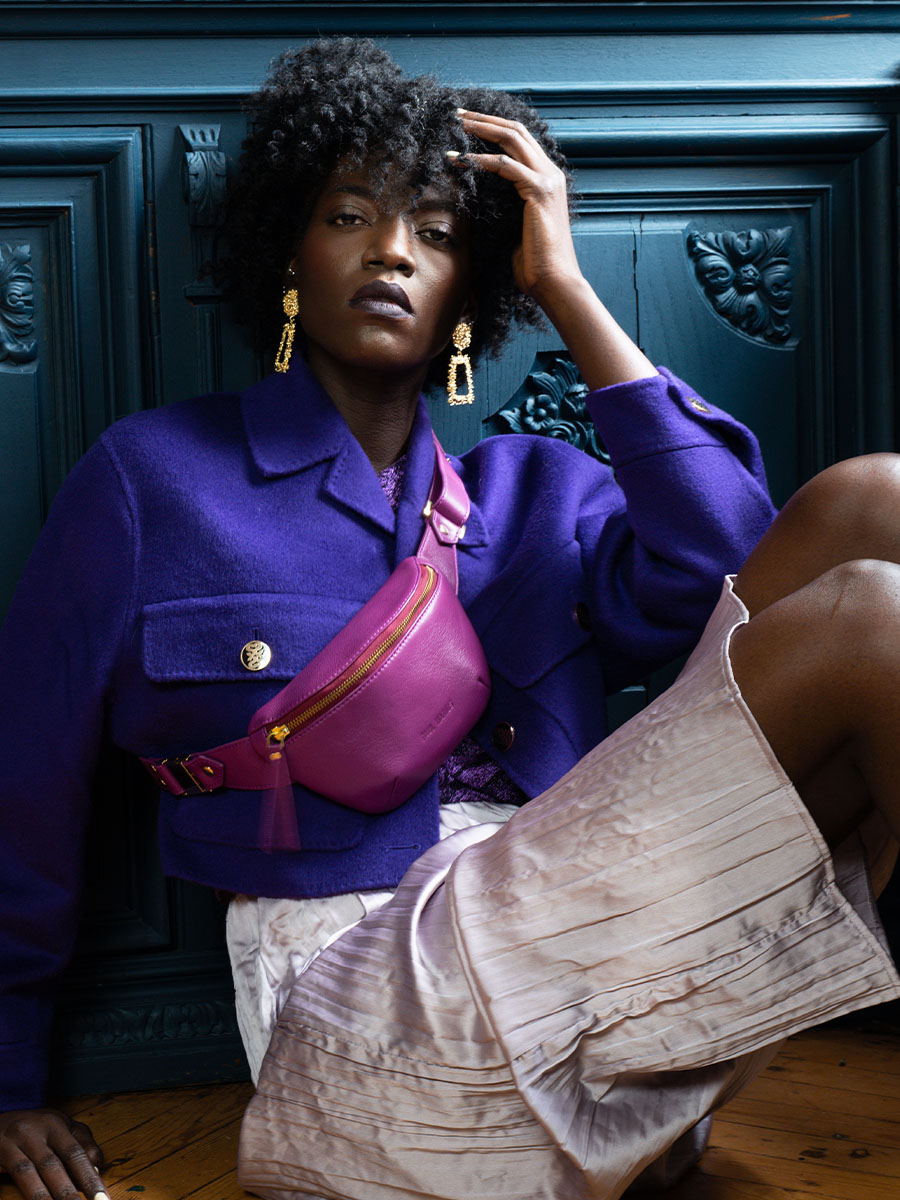 Foto-Material-Mini-Gürteltasche-Leder-violett-LaBanane XS-Art-Deco-Zinzolin-Paul-Marius-M503XS-AD-ZI