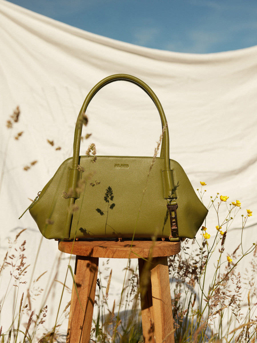 sac-main-voyage-romeo-vert-olive-vue-portee-w48m-gr-o