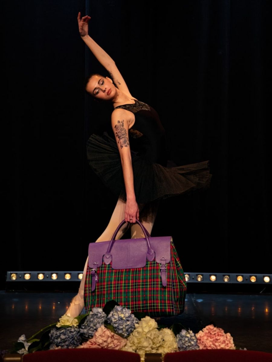 Fotoansicht-Vorderseite-Reisetasche-Leder-Stoff-Tartan-Rouen-Delhi-Versus-Paul-Marius-M105-SCO-GR-P