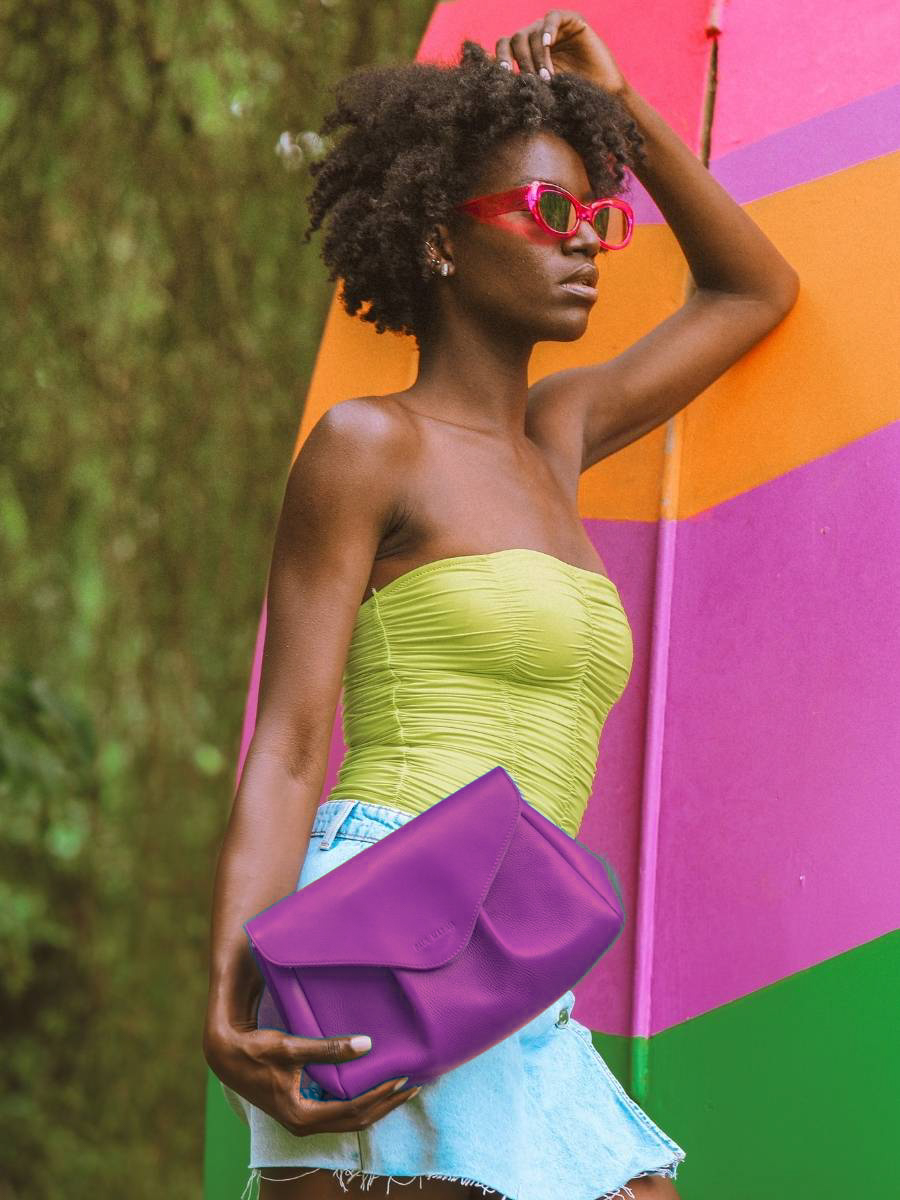 Fotoansicht-Vorderseite-Umhängetasche-Leder-violett-Suzon-M-Sorbet-Cassis-Paul-Marius-W25M-SB-P