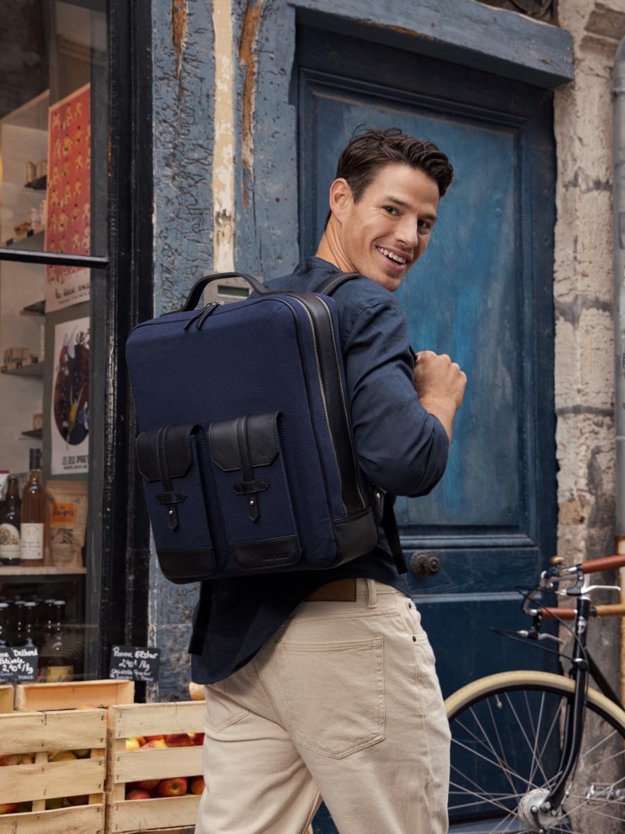 Foto-Vorderansicht-Rucksack-Leder-Unisex-blau-schwarz-Urbain-schwarz-Segeltuch-marineblau-Paul-Marius-B08-OBL-BLUC