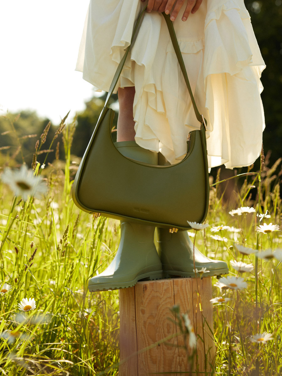 tasche-baguette-leder-victoire-olivgrün-ansicht-w54-gr-o