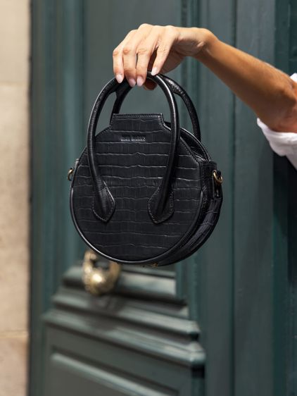 Aline Héritage – Tiefschwarz