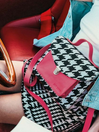 Mademoiselle George Allure – Fuchsia