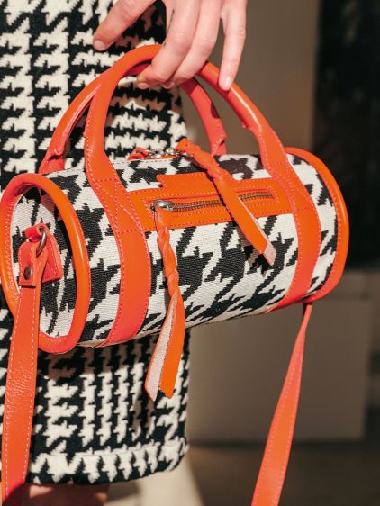 Charlie Allure – Orange