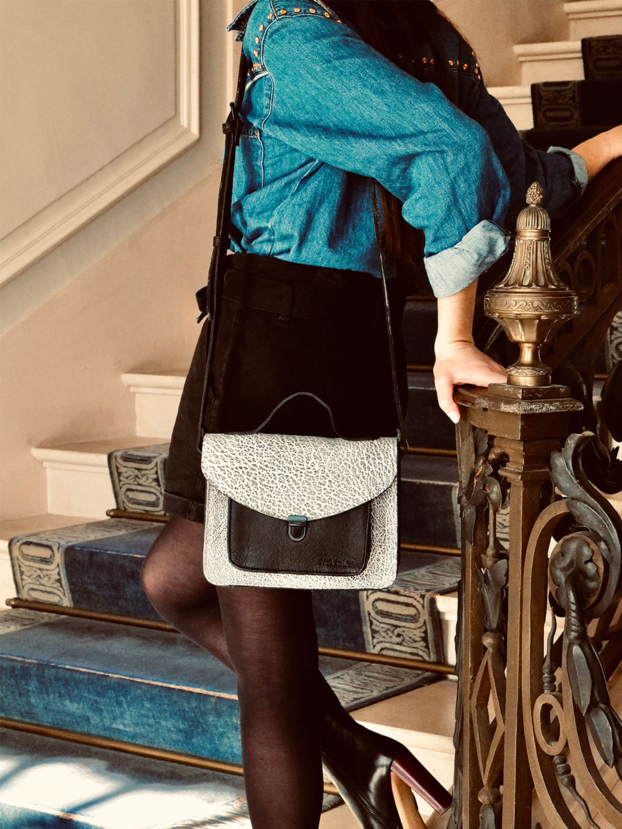 foto-tragegurt-umhängetasche-leder-dame-mademoiselle-george-empreinte-paul-marius-w05-b-w