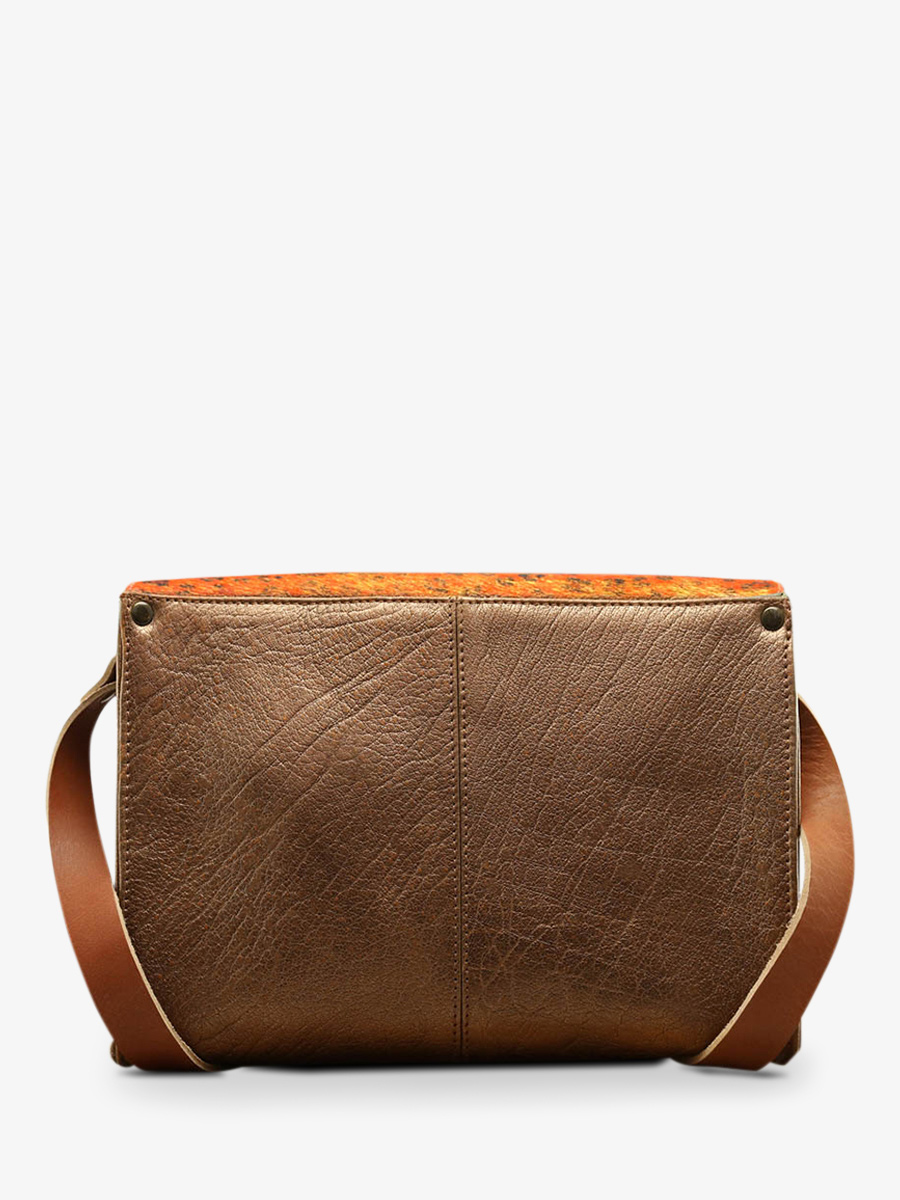 Foto-Seitenansicht-Umhängetasche-aus-Leder-für-Damen-orange-kupferfarben-lindispensable-leopard-orange-kupferfarben-paul-marius-w08-lp-o-c