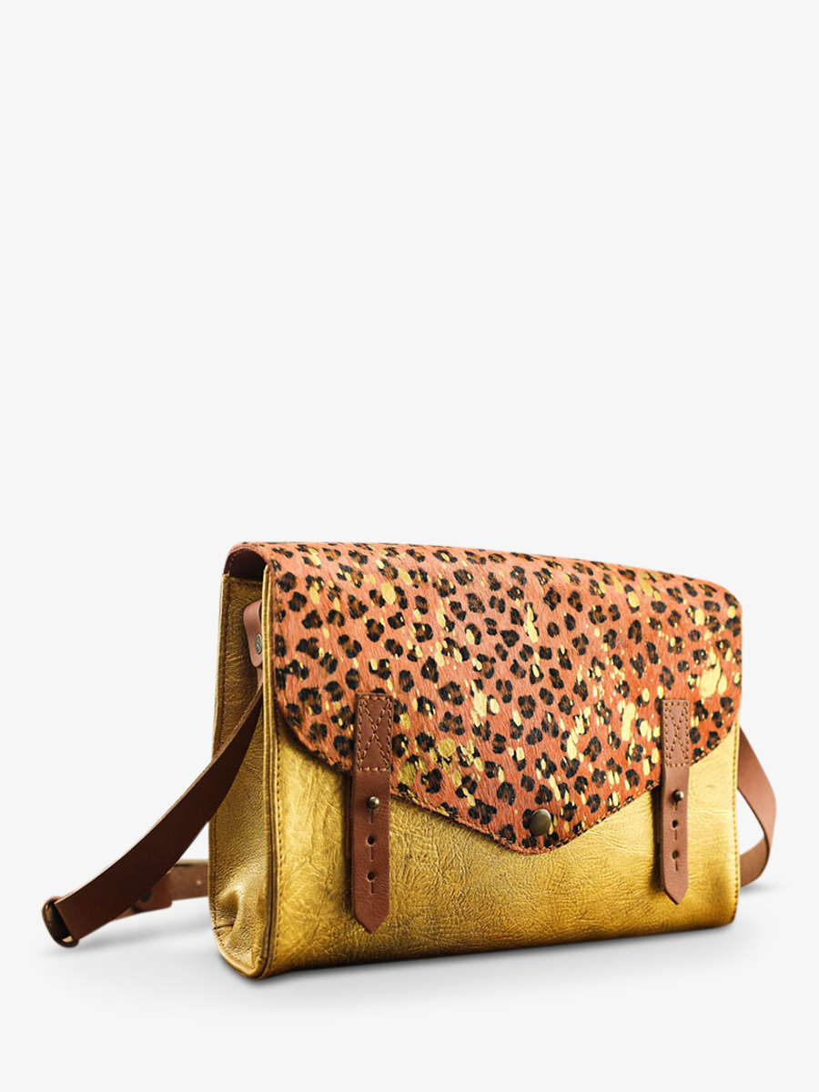 Foto-Seitenansicht-Umhängetasche-Leder-Damen-rosa-gold-lindispensable-leopard-rosa-gold-paul-marius-w08-lp-pi-g